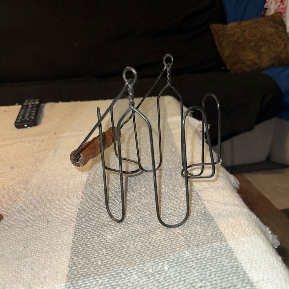 Wire Paperclip Shaped Holder